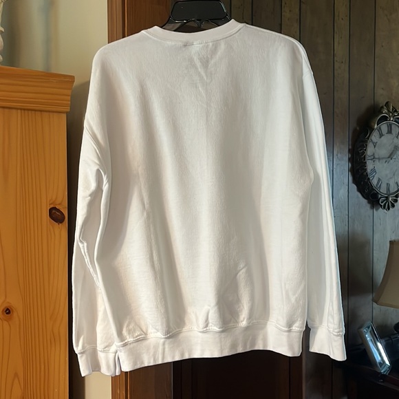 Malibu California Oversized Sweatshirt. Size Medium. - Picture 3 of 3